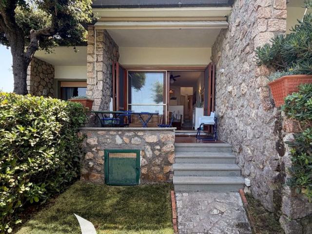 Villetta bifamiliare in vendita di 54 m² in Via delle Ginestre, 32