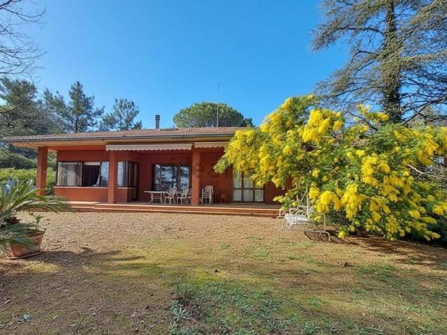 Villetta bifamiliare in vendita di 550 m² in Via San Marcello, 77