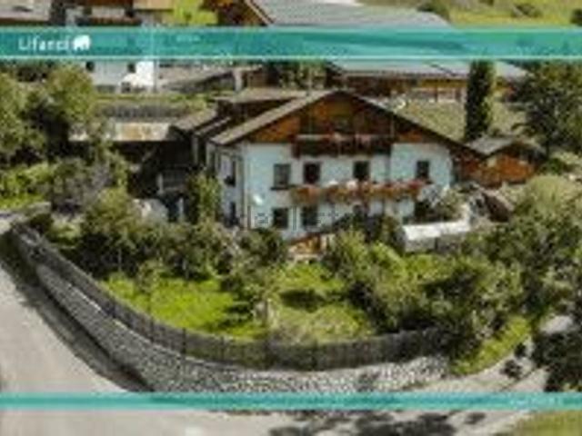 Villetta bifamiliare in vendita di 556 m² in Via Frana