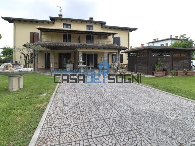 Villetta bifamiliare in vendita di 558 m² in Vicolo Vecchio, 2