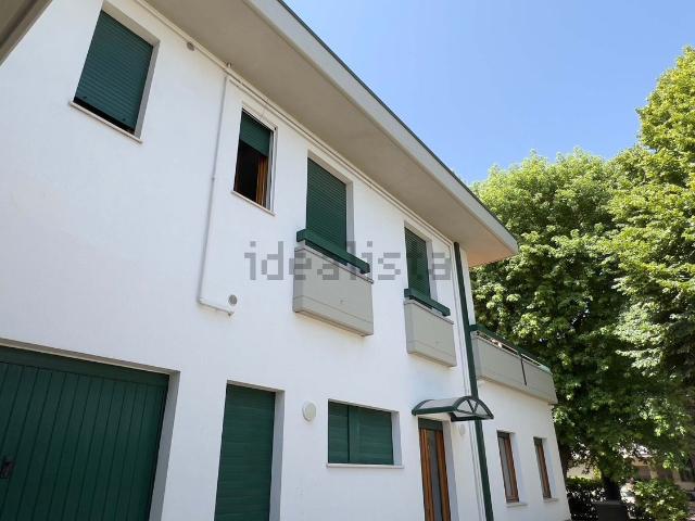 Villetta bifamiliare in vendita di 566 m² in Via Sacco Nicola