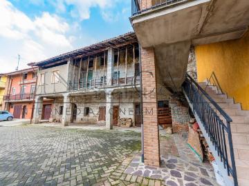 Villetta bifamiliare in vendita di 570 m² in Via Don G. B. Cardinetti, 9