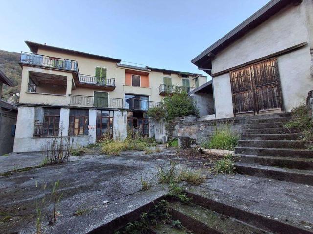 Villetta bifamiliare in vendita di 570 m²