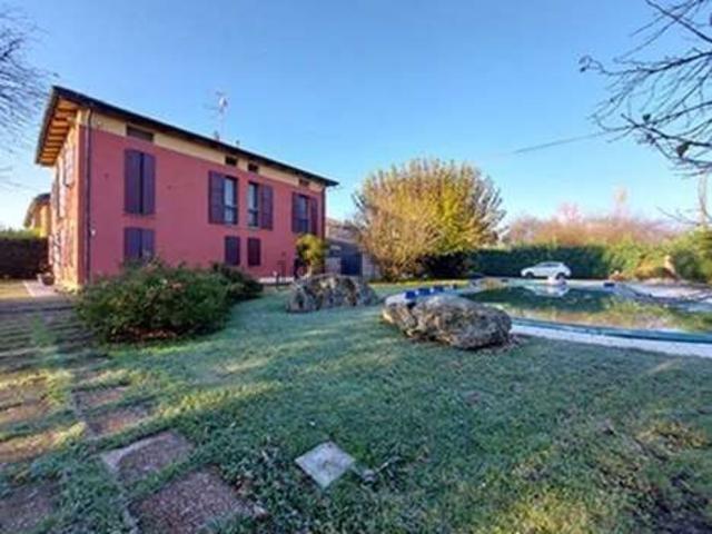 Villetta bifamiliare in vendita di 579 m² in Strada Barchetta
