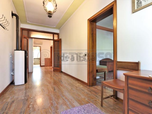 Villetta bifamiliare in vendita di 587 m²