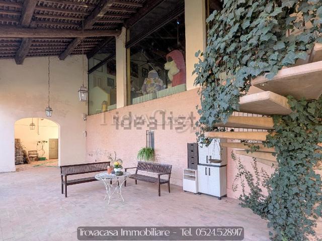 Villetta indipendente in vendita di 584 m² in Via Vittoria Nenni