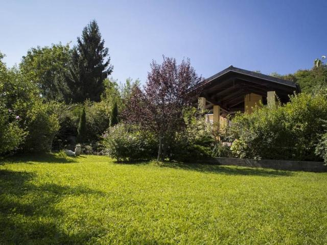 Villetta bifamiliare in vendita di 500 m² in Frazione Grangetto, 20