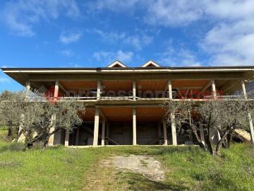 Villetta bifamiliare in vendita di 500 m² in Località San Buci