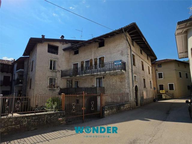 Villetta bifamiliare in vendita di 500 m² in Piazza Castelbarco, 15