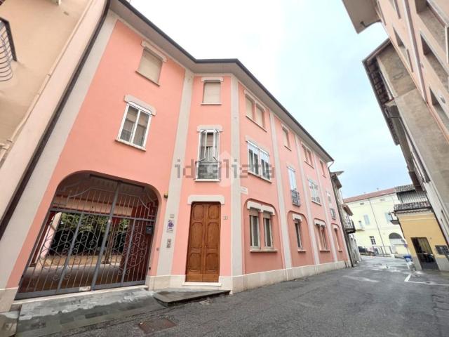 Villetta bifamiliare in vendita di 500 m² in Vicolo Curvo, 1