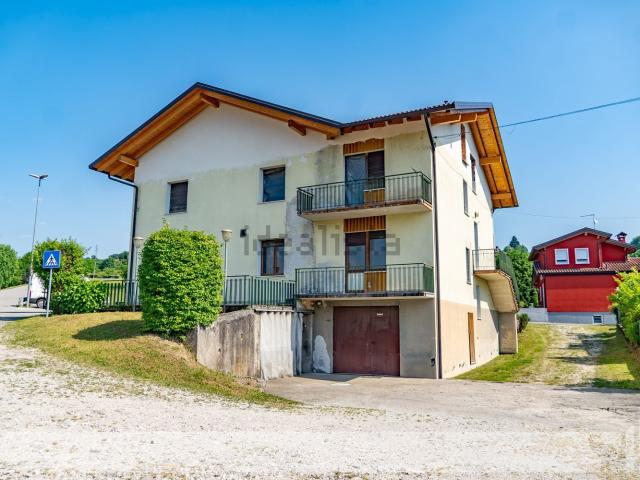 Villetta bifamiliare in vendita di 500 m² in Via Gus