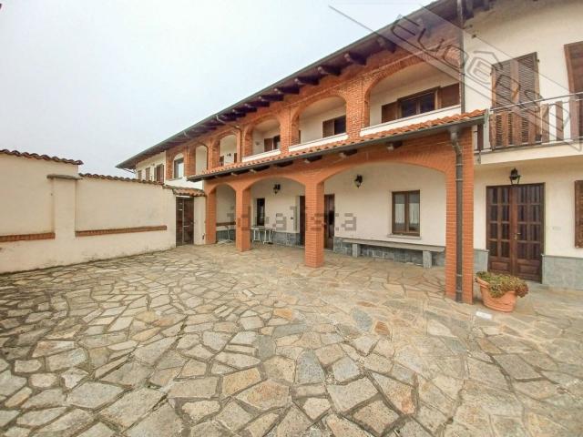 Villetta bifamiliare in vendita di 500 m² in Via Nuova