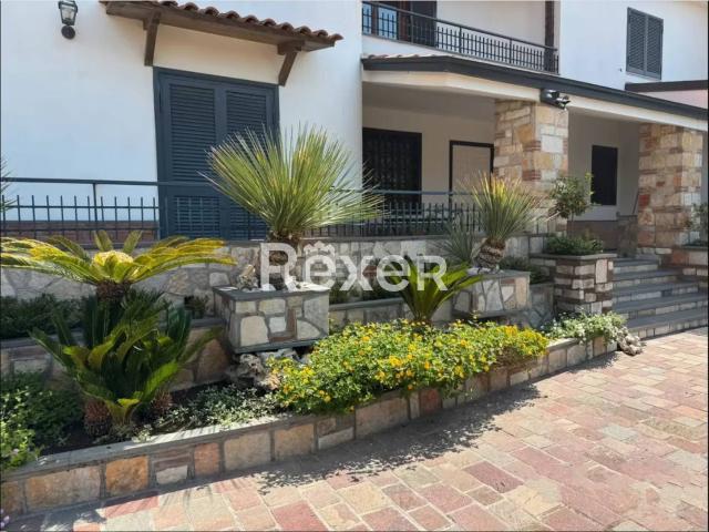 Villetta bifamiliare in vendita di 500 m² in Via S. Nullo