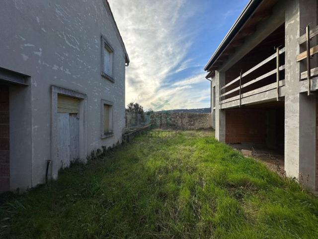 Villetta bifamiliare in vendita di 500 m² in Via San Felice Extra