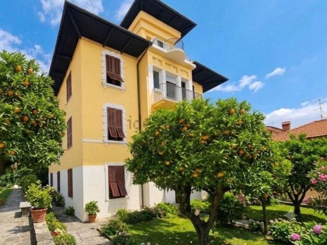 Villetta bifamiliare in vendita di 500 m² in Via Magenta, 54