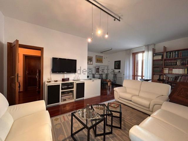 Villetta bifamiliare in vendita di 500 m²