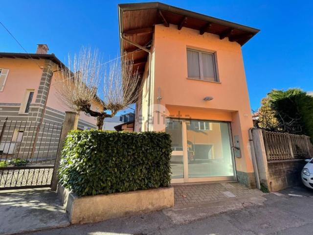 Villetta bifamiliare in vendita di 50 m² in Via Alma Bertolo, 6