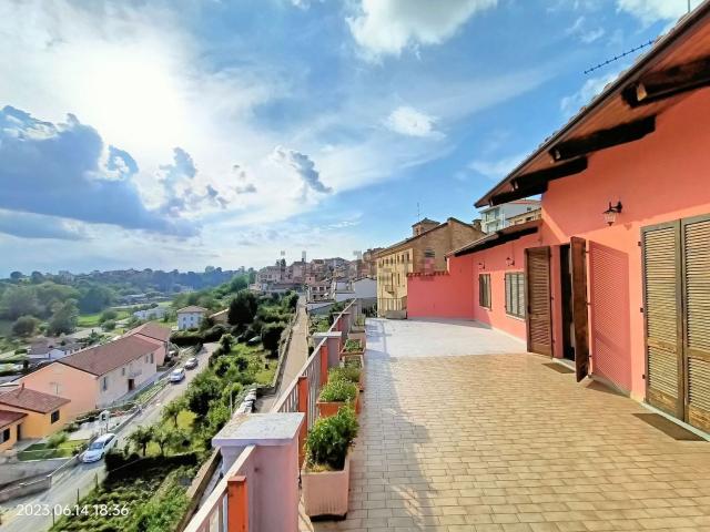 Villetta bifamiliare in vendita di 513 m² in Via Caccia