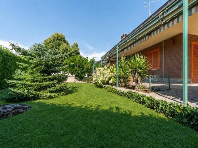 Villetta bifamiliare in vendita di 510 m² in Viale Vittorio Veneto, 114