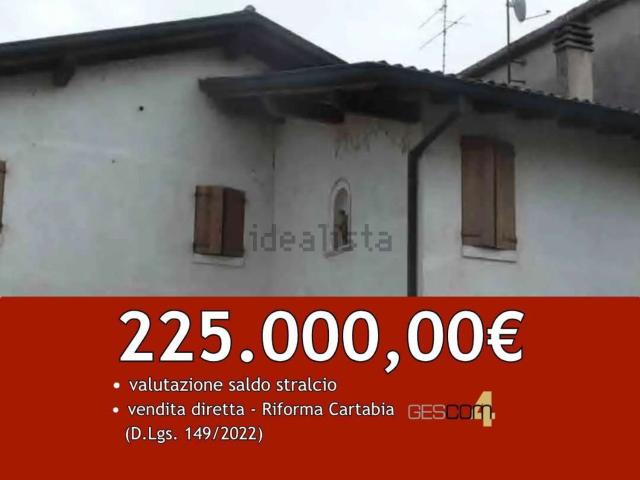 Villetta bifamiliare in vendita di 514 m² in Traversa Capitello