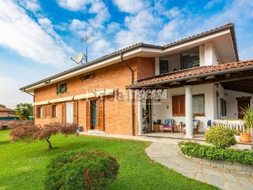 Villetta bifamiliare in vendita di 520 m² in Via Ponzetto Don