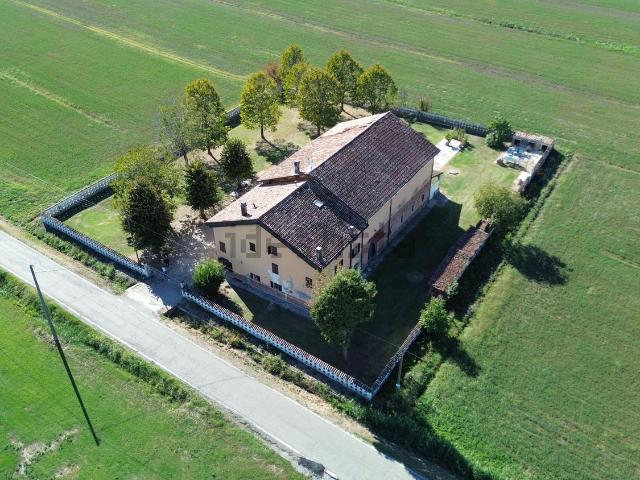 Villetta bifamiliare in vendita di 525 m² in Via San Biagio