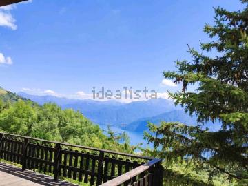 Villetta bifamiliare in vendita di 530 m² in Via Campo Sportivo, 66