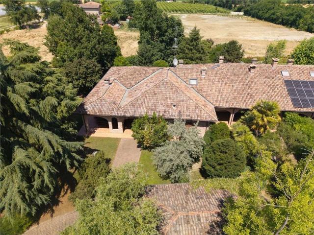 Villetta bifamiliare in vendita di 535 m² in Via Albinelli, 7