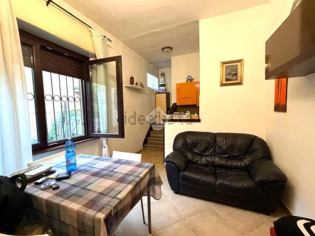 Villetta bifamiliare in vendita di 53 m² in Via Mirabello, 203