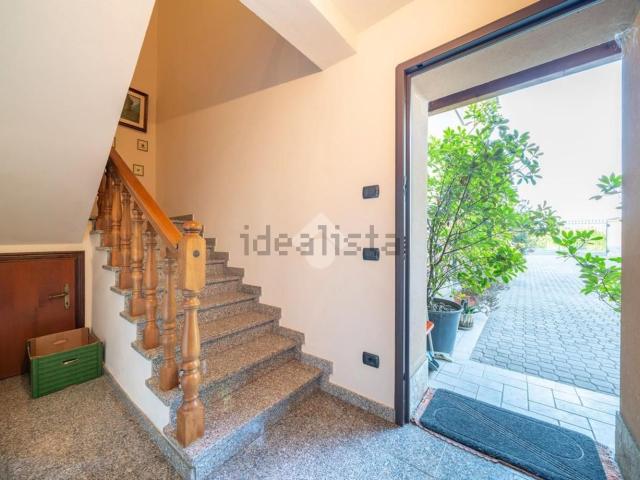 Villetta bifamiliare in vendita di 644 m² in Via Ludwig Van Beethoven