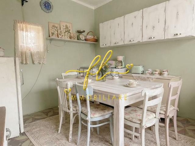 Villetta bifamiliare in vendita di 64 m² in Via Campoli, 54026