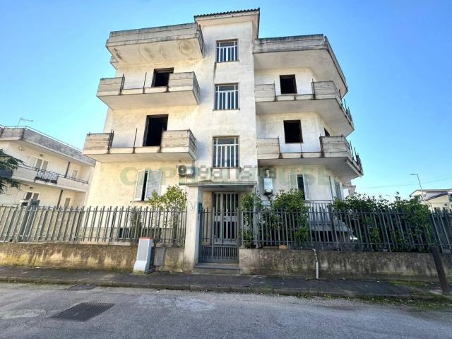 Villetta bifamiliare in vendita di 650 m² in Piazza Nicola Tofano