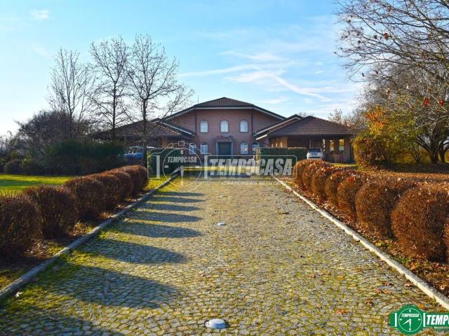 Villetta bifamiliare in vendita di 650 m² in Strada dei Colleri, 36