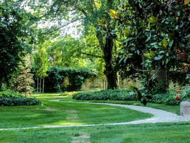 Villetta bifamiliare in vendita di 650 m² in Via Tabaretto