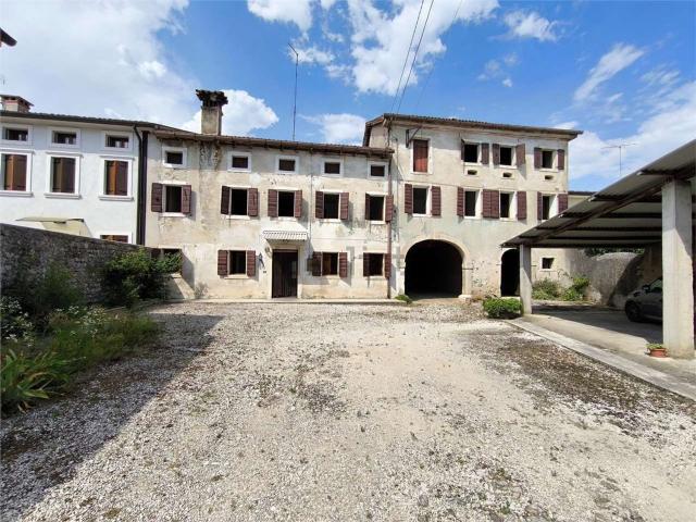 Villetta bifamiliare in vendita di 550 m²