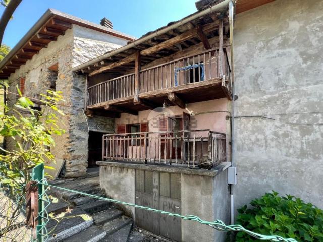 Villetta bifamiliare in vendita di 65 m² in Frazione Fubina, 140