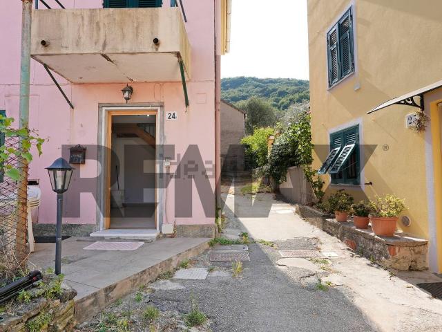 Villetta bifamiliare in vendita di 65 m² in Salita di Pino Sottano, 24