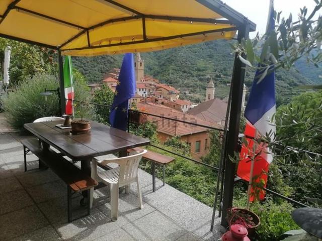 Villetta bifamiliare in vendita di 65 m² in Via San Salvatore, 21