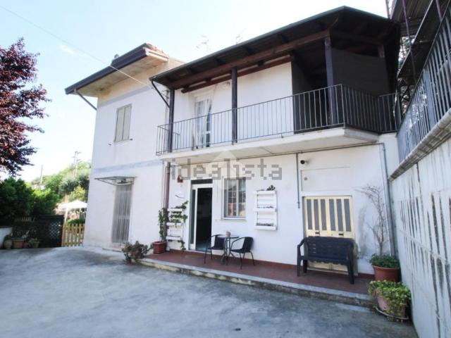Villetta bifamiliare in vendita di 66 m² in Via Lanciano, 10