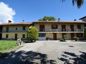 Villetta bifamiliare in vendita di 678 m² in Via San Rocco, 3