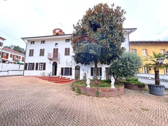 Villetta bifamiliare in vendita di 690 m² in Località Sulpiano, 54