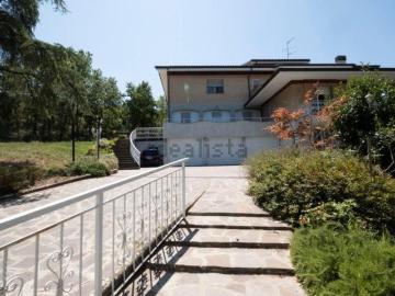 Villetta bifamiliare in vendita di 600 m² in Via Croara, 29