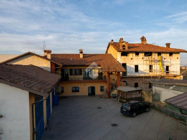 Villetta bifamiliare in vendita di 600 m² in Via Falicetto, 88