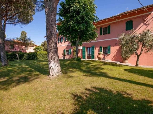 Villetta bifamiliare in vendita di 600 m²