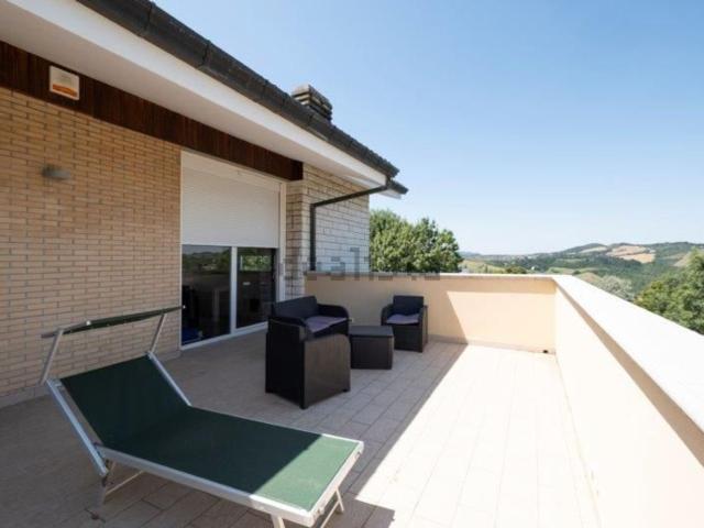 Villetta bifamiliare in vendita di 605 m² in Via del Parco