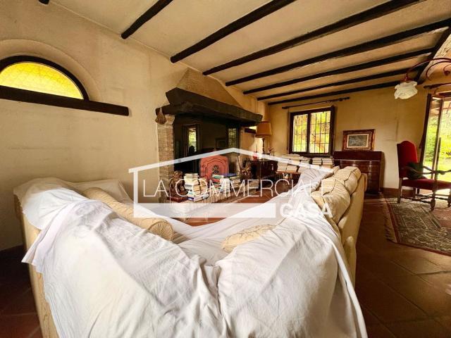Villetta bifamiliare in vendita di 606 m²
