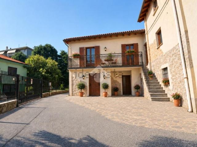 Villetta bifamiliare in vendita di 60 m² in Via Aldo Moro, 7