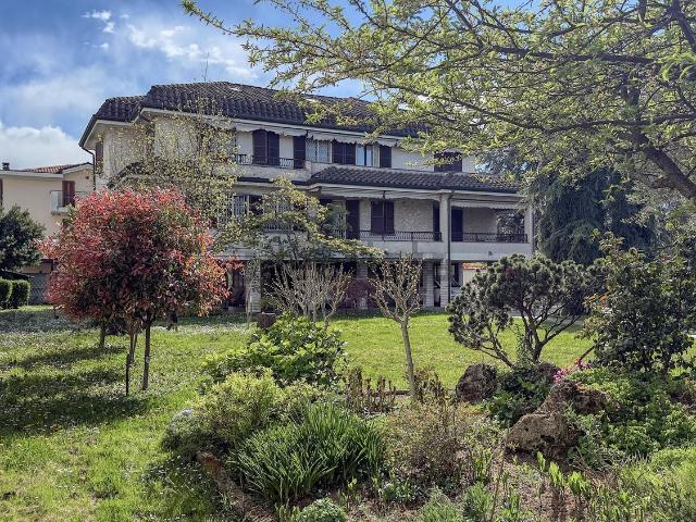 Villetta bifamiliare in vendita di 623 m² in Via Giacomo Matteotti, 7