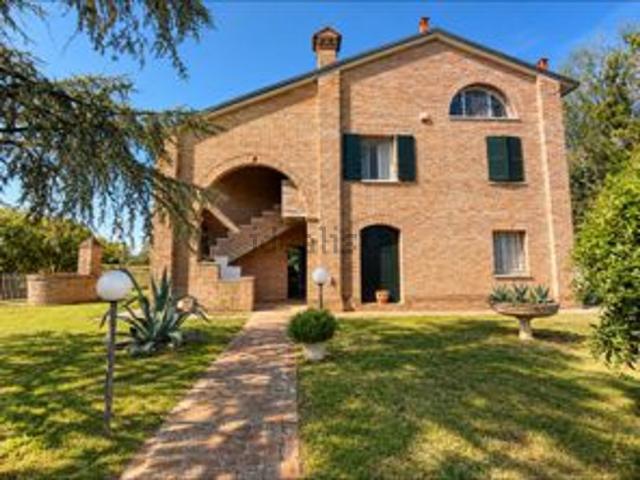 Villetta bifamiliare in vendita di 620 m² in Via Madonna della Neve