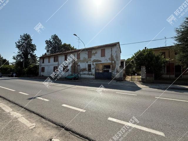 Villetta bifamiliare in vendita di 625 m² in Via Emilia, 32